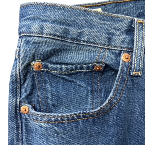 NWOT Levi's Women's 501 Original Straight Leg High Rise Jeans 29x32 - Picture 3 of 14